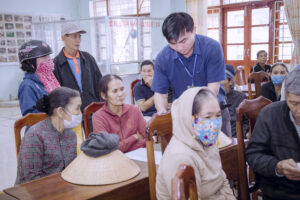 CSR program giving Tet gifts in Cat Hiep commune, Binh Dinh province