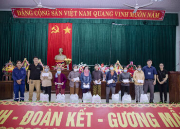 CSR program giving Tet gifts in Cat Hiep commune, Binh Dinh province