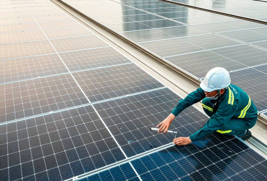 pin mặt trời hoạt động như thế nào